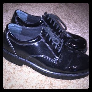 Size 7 Men’s Uniform style Shoes